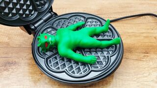 EXPERIMENT WAFFLE IRON vs Stretch Monster Toy
