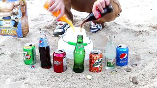 Experiment ! Stretch Armstrong vs Pepsi, Dr Pepper, Coca-Cola, Sprite, Schweppes vs Mentos