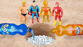 Experiment ! Stretch Armstrong, X-Ray, Superman, Flash vs Fanta and Mentos