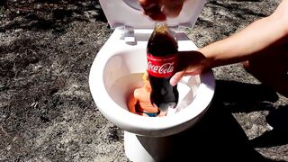 Experiment ! Stretch Armstrong vs Cola, Fanta, Mtn Dew, Sprite and Mentos in Toilet