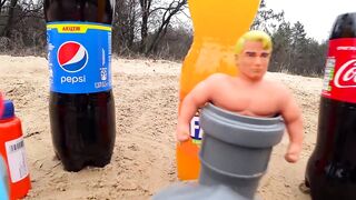 Experiment: Stretch Armstrong vs Flash vs Superman vs Coca Cola, Pepsi, Fanta, Mentos Underground!