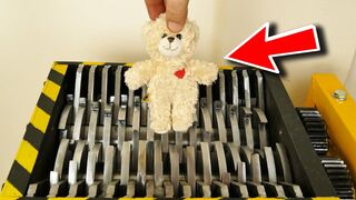 LOOK CLOSELY WHAT WILL HAPPEN TO THE TEDDY BEAR - THE SHREDDER SHOW
