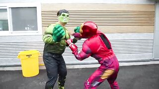Hulk VS Spider-Man VS Batman VS Captain America VS Flash