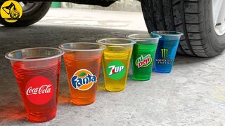 5 أكواب بلاستيكية تحتوي على 5 مشروبات غازية مختلفة - Experiment Car vs Plastic Cup, Coca Cola, Fanta