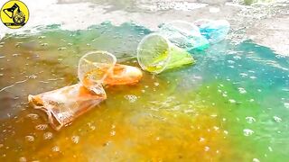 5 أكواب بلاستيكية تحتوي على 5 مشروبات غازية مختلفة - Experiment Car vs Plastic Cup, Coca Cola, Fanta