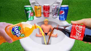 Big Stretch Armstrong VS Small, Cola, Fanta, Sprite, Pepsi, Fruko, Monster and Mentos in Toilet