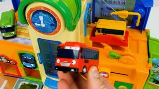 बच्चों और Toddlers के लिए सर्वश्रेष्ठ लर्निंग रंग वीडियो! लियो लिटिल बस खिलौने!