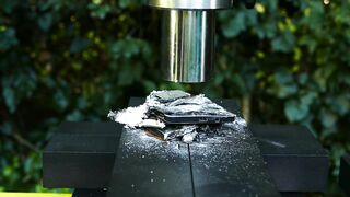 CRUSHING A SAMSUNG SMARTPHONE WITH HYDRAULIC PRESS