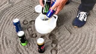 Coca Cola, Different Fanta, Pepsi,Sprite and Stretch Armstrong vs Mentos Big Volcano Underground