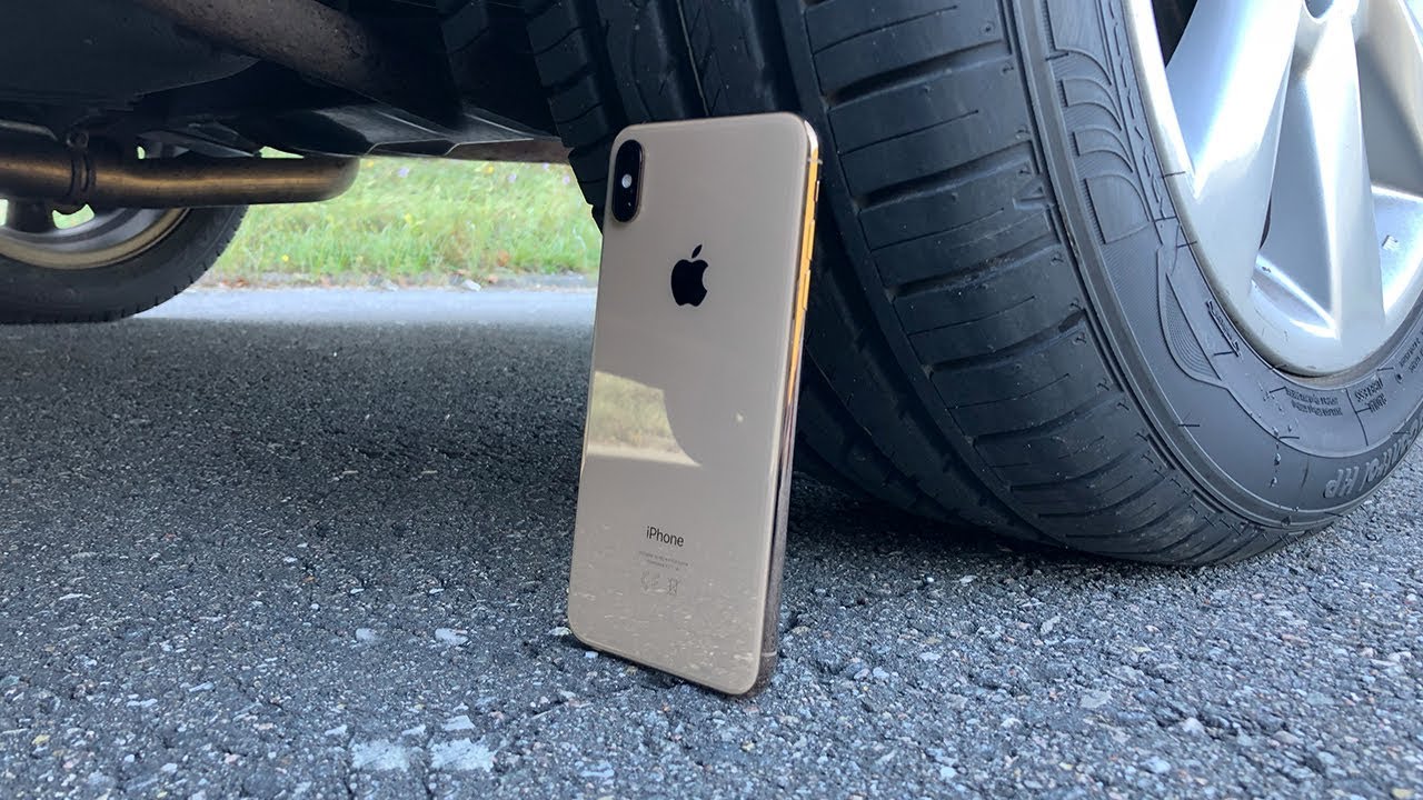 Краш тесты iphone. Краш тест XS Max. Краш тест айфон 11 и XS Max. Айфон 10 XS золотой краш тест. Crash Test iphone 14.