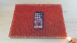 iPhone Xs vs 10 000 Matches