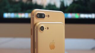 iPhone 7 & 7 Plus (Hands On with Prototype)
