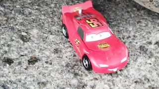 Experiment: Car vs Disney Lightning McQueen 95 Car