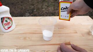 Awesome Reactions with Coca-Cola and Mentos - Volcano Eruption
