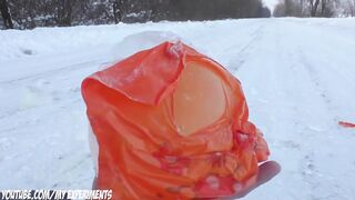 EXPERIMENT: HAMMER VS BALLOONS OF ICE