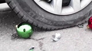 Crash Test: Car vs Balloons