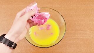 Making Crunchy Fluffy Slime with Bags