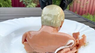 EXPERIMENT STRETCH ARMSTRONG vs DEEP FRYER