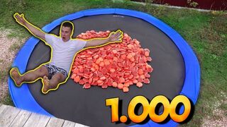 TRAMPOLINE FILLED WITH 1000 MEGA WHOOPEE CUSHIONS