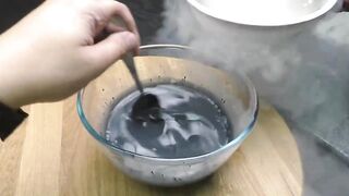 DIY HOW TO MAKE BLACK ICE CREAM IN 1 MINUTE USING LIQUID NITROGEN