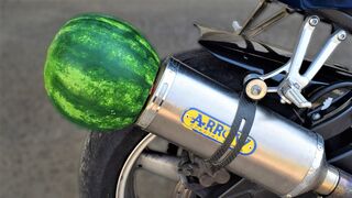 EXPERIMENT WATERMELON ON MOTORCYCLE EXHAUST