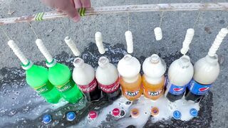 SUPER reaction. Experiment: Coca Cola vs Mentos