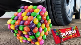 EXPERIMENT: Car Vs CUBE of Skittles