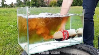Experiment: Coca Cola and Baking Soda! Super Reaction!
