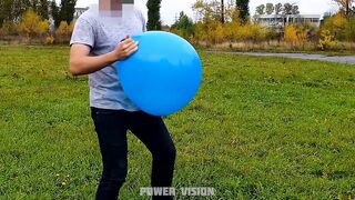 Experiment: Coca Cola and Mentos in to Giant Balloon! Super Reaction!