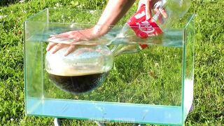 Experiment: Coca Cola and Balloon Under Water