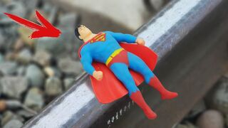 Experiment: Train Vs Stretch Superman