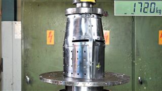 How Strong Are Knight Helmets? Hydraulic Press Test!