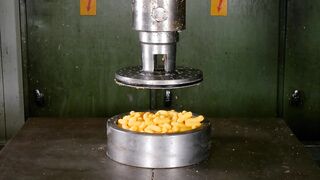 Crushing Hamburgers with Hydraulic Press | in 4K