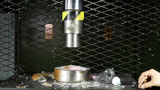 Crushing Vacuum Chamber with Hydraulic Press