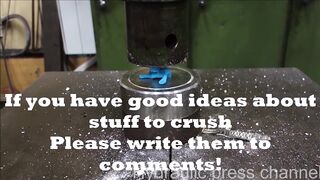 Crushing Fidget Spinner with hydraulic press