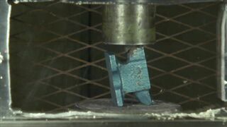 Crushing Anvil With Hydraulic Press