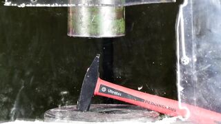 Crushing Anvil With Hydraulic Press