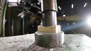 Crushing Log With Hydraulic Press