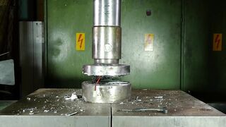Crushing airsoft stuff with hydraulic press