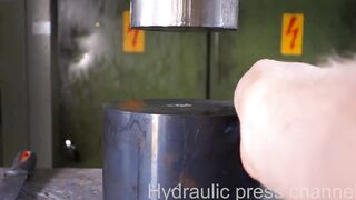 Trying to crush the mighty bearing ball with hydraulic press