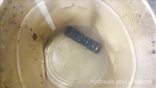 Crushing cable box with hydraulic press