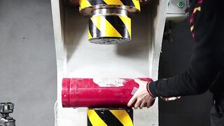 Hydraulic machine vs giant fire extinguisher, will it burst 