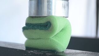 Sponge vs Hydraulic Press - How to get a sponge dry