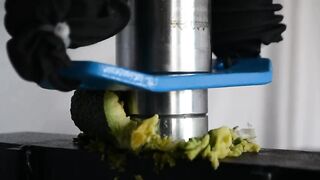 Avocado vs Hydraulic Press - Making Guacamole