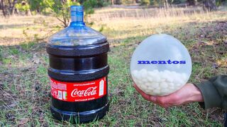 Experiment: XXL Coca-Cola vs Balloon of Mentos
